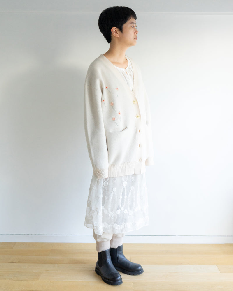 kanae entani ハンド刺繍ニット(Vネックカーディガン)
