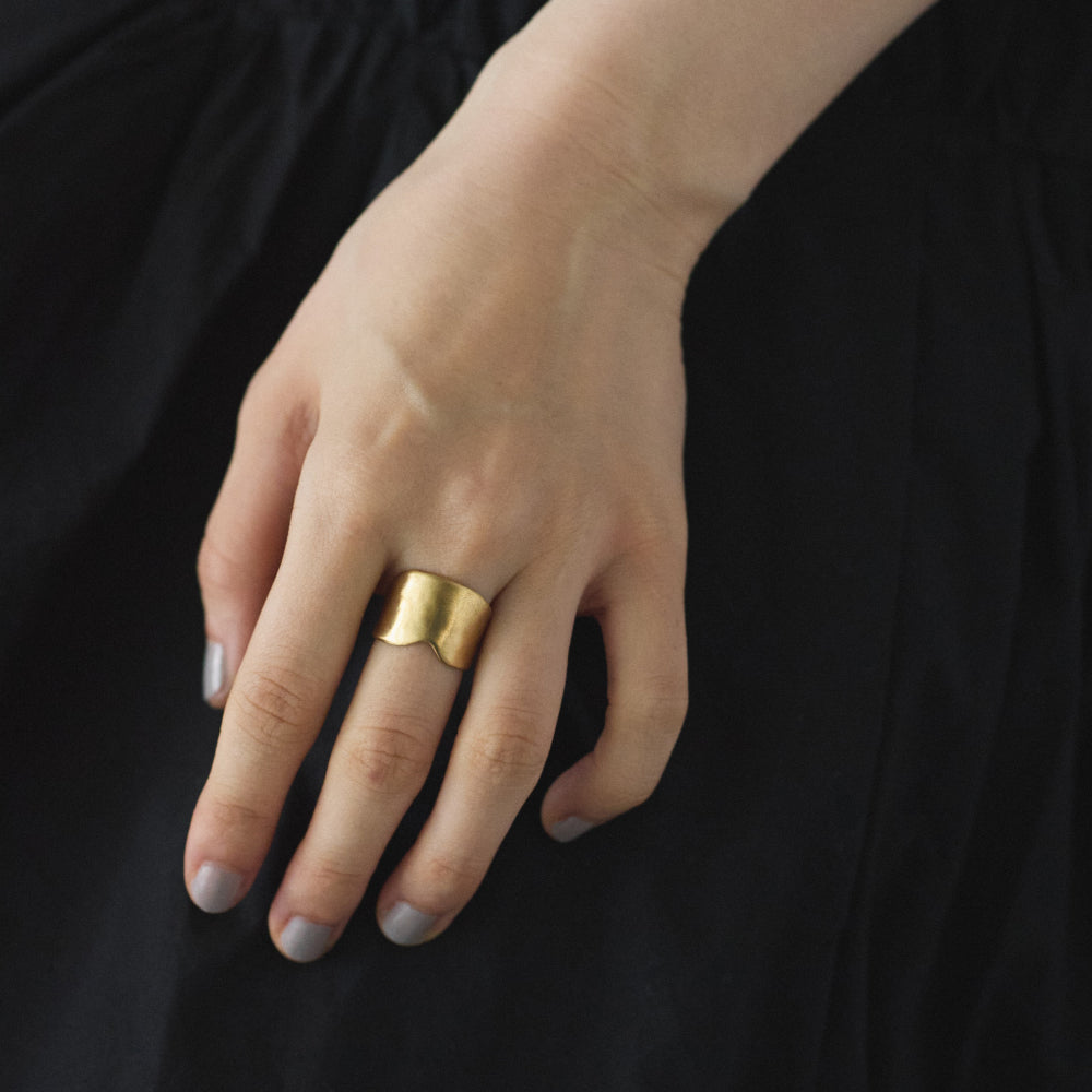 【受注】SURUME. Curved brass ring