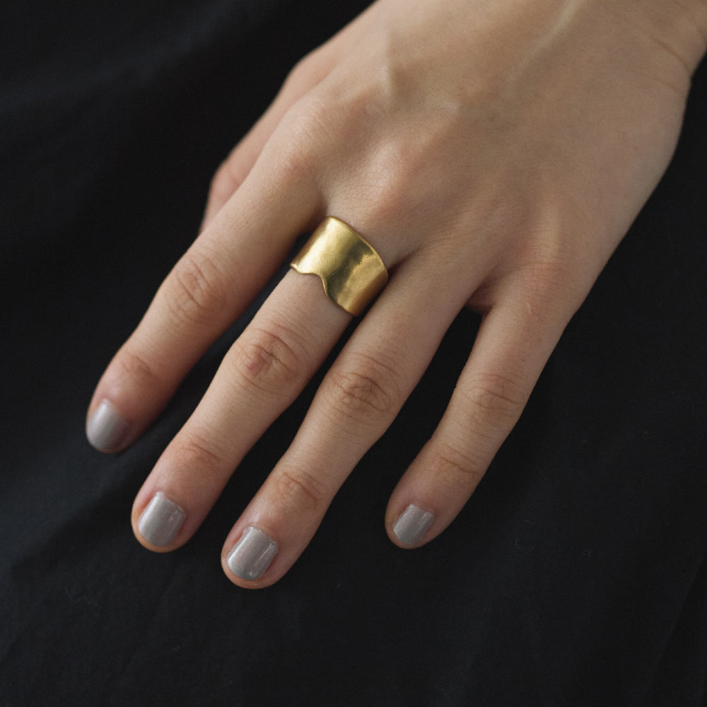 【受注】SURUME. Curved brass ring