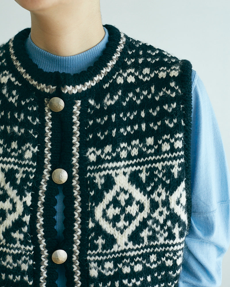 (sold)Jaquard Pattern Knitted Vest/JöICEADDED /