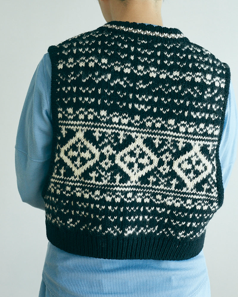 (sold)Jaquard Pattern Knitted Vest/JöICEADDED /