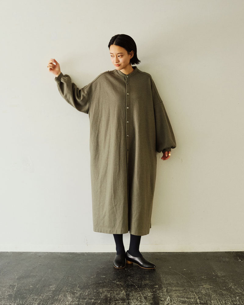 ウール圧縮バンドカラーワンピースコート/universaltissu/ UT244CT008