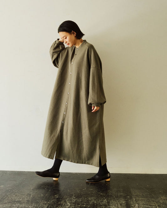 ウール圧縮バンドカラーワンピースコート/universaltissu/ UT244CT008