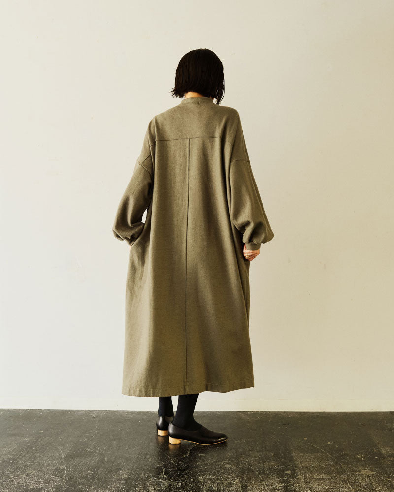 ウール圧縮バンドカラーワンピースコート/universaltissu/ UT244CT008