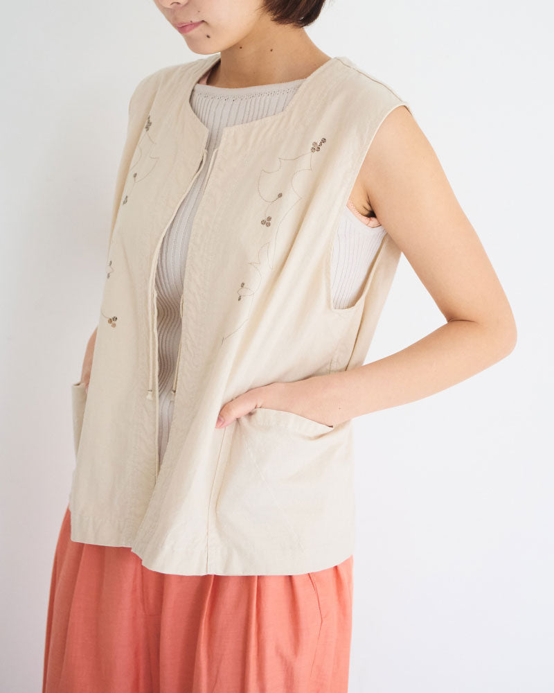 【予約】Leaves Embroidered Vest/ JöICEADDED /J261VT01/