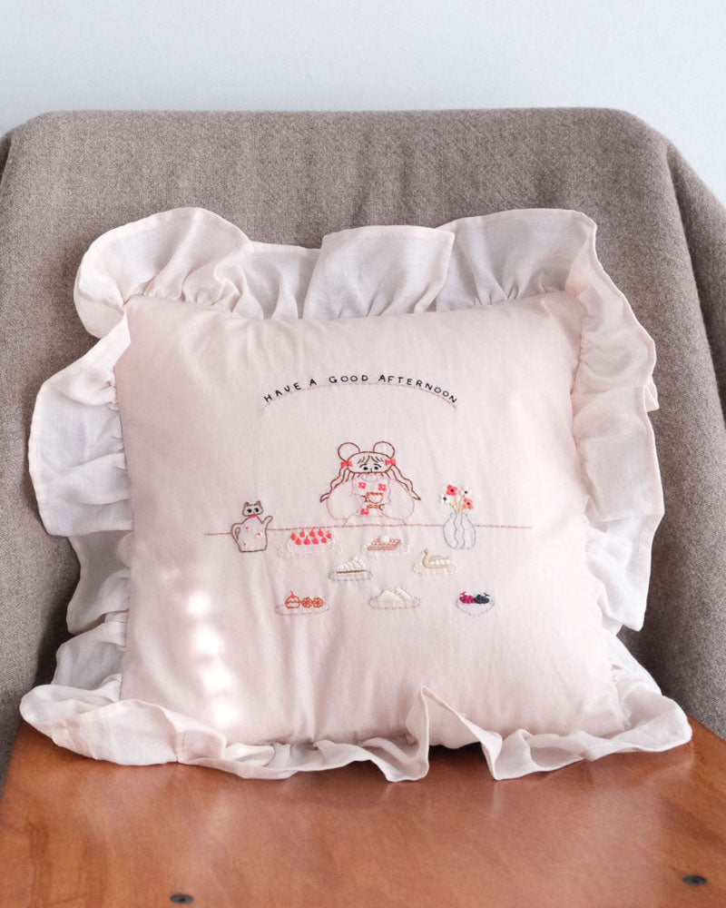 刺繍クッション/HAVE A GOOD AFTERNOON(pink)/Kanae Entani