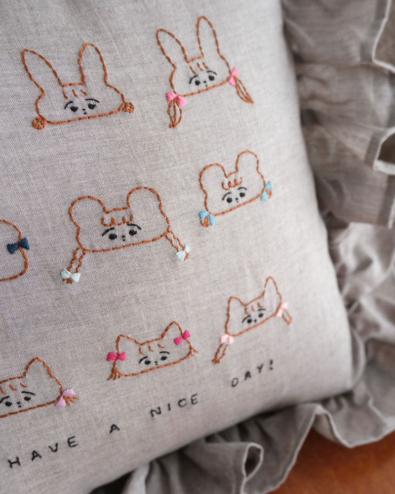 刺繍クッション/HAVE A NICE DAY(chacoal)/Kanae Entani