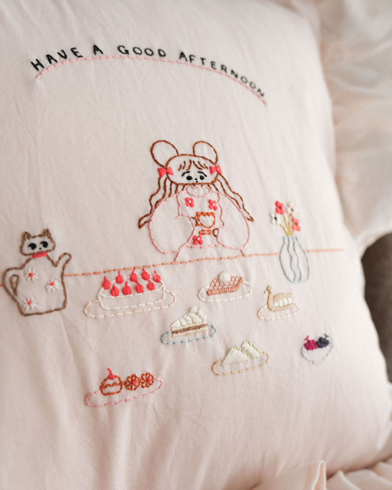 刺繍クッション/HAVE A GOOD AFTERNOON(pink)/Kanae Entani