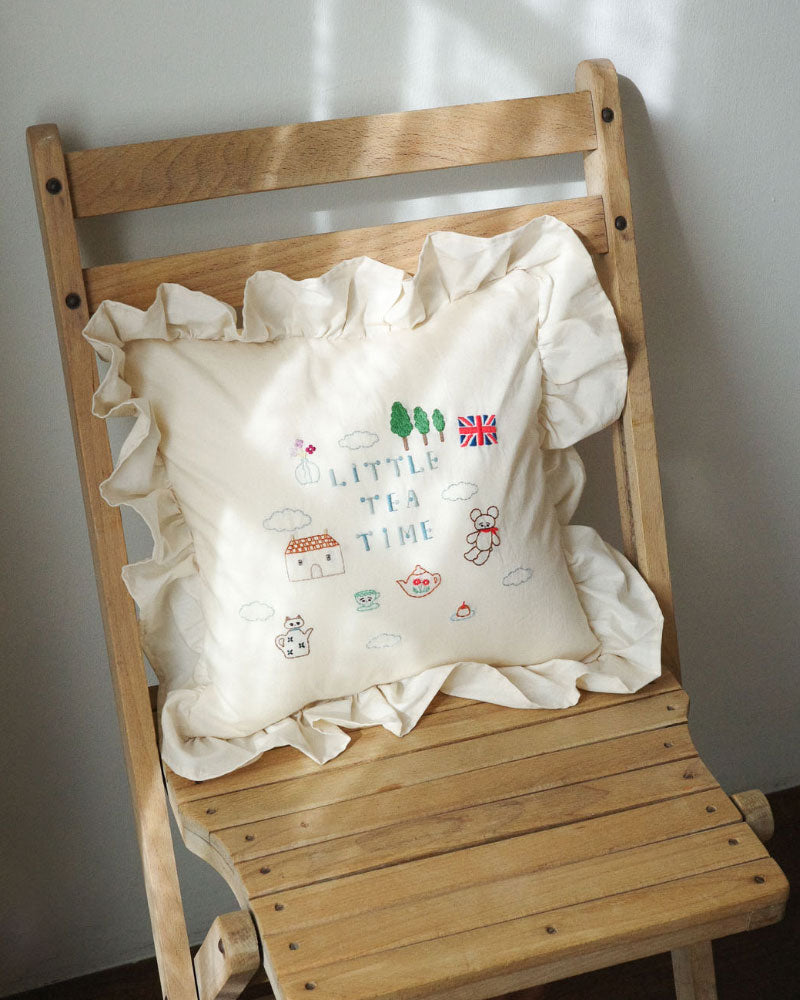 刺繍クッション/ LITTELE TEA TIME(cream)/Kanae Entani