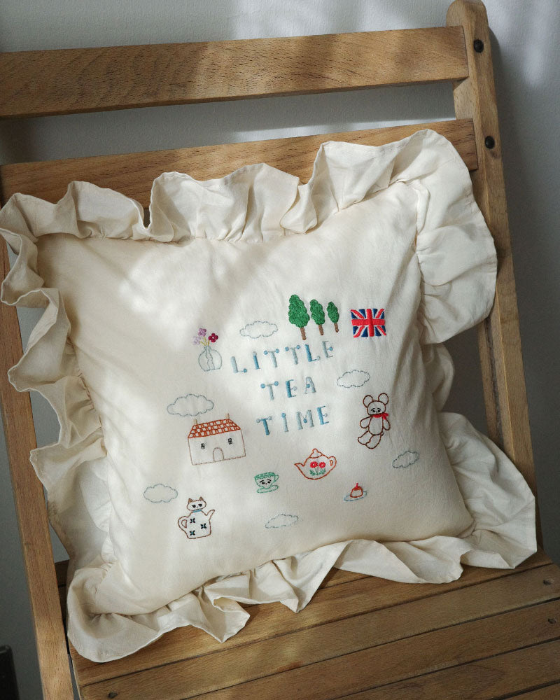 刺繍クッション/ LITTELE TEA TIME(cream)/Kanae Entani