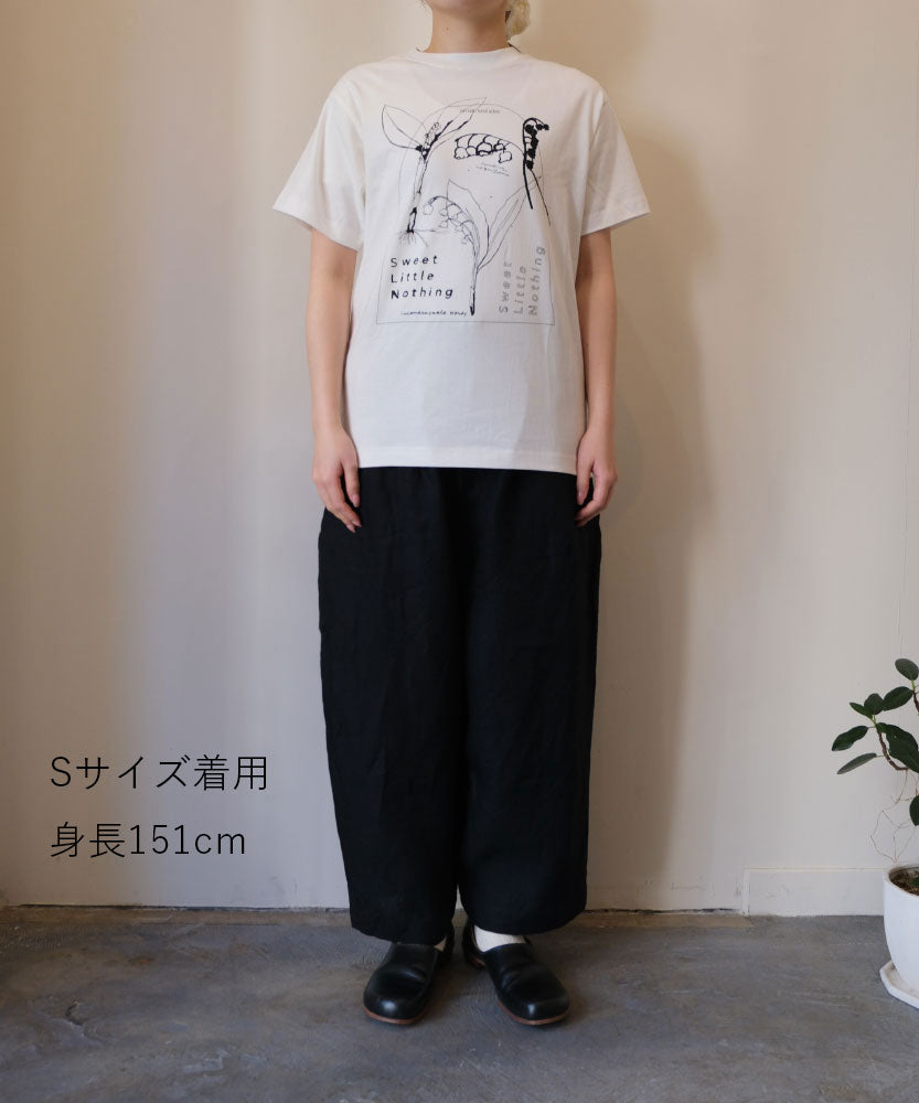 馬と球根花 半袖Tシャツ